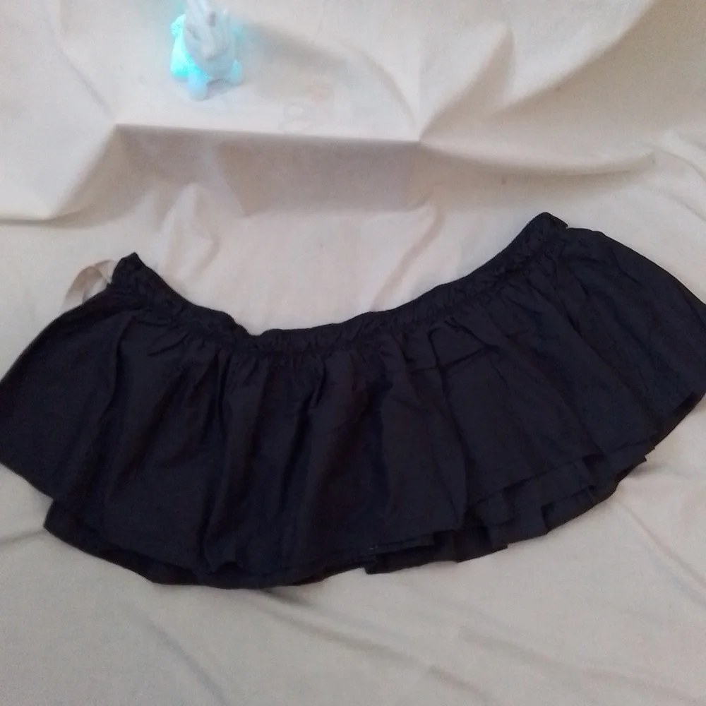 Reversible Red/Blue Twin Comfortor and Blue Bedskirt